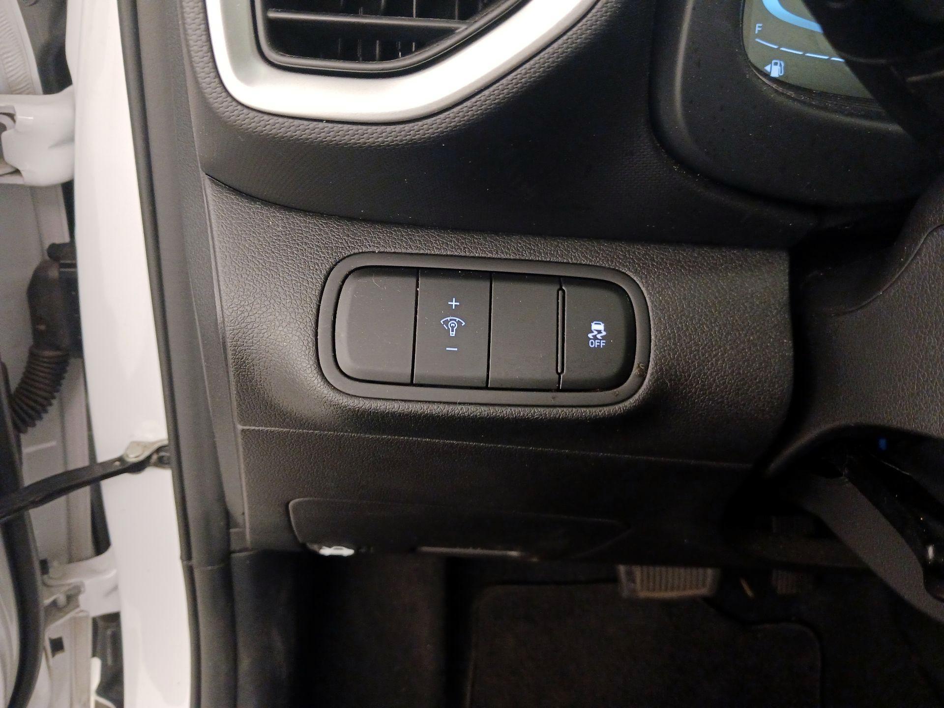 Thumbnail: 2023 Hyundai Venue - 13