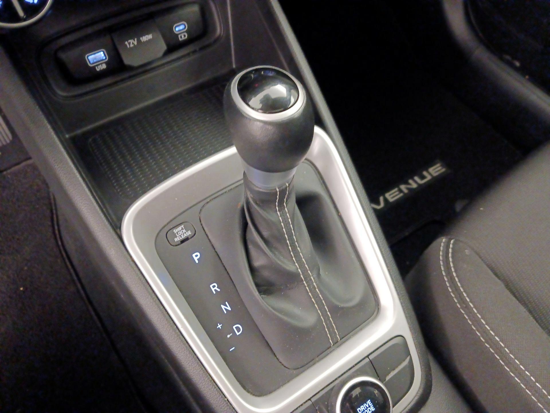 Thumbnail: 2023 Hyundai Venue - 17