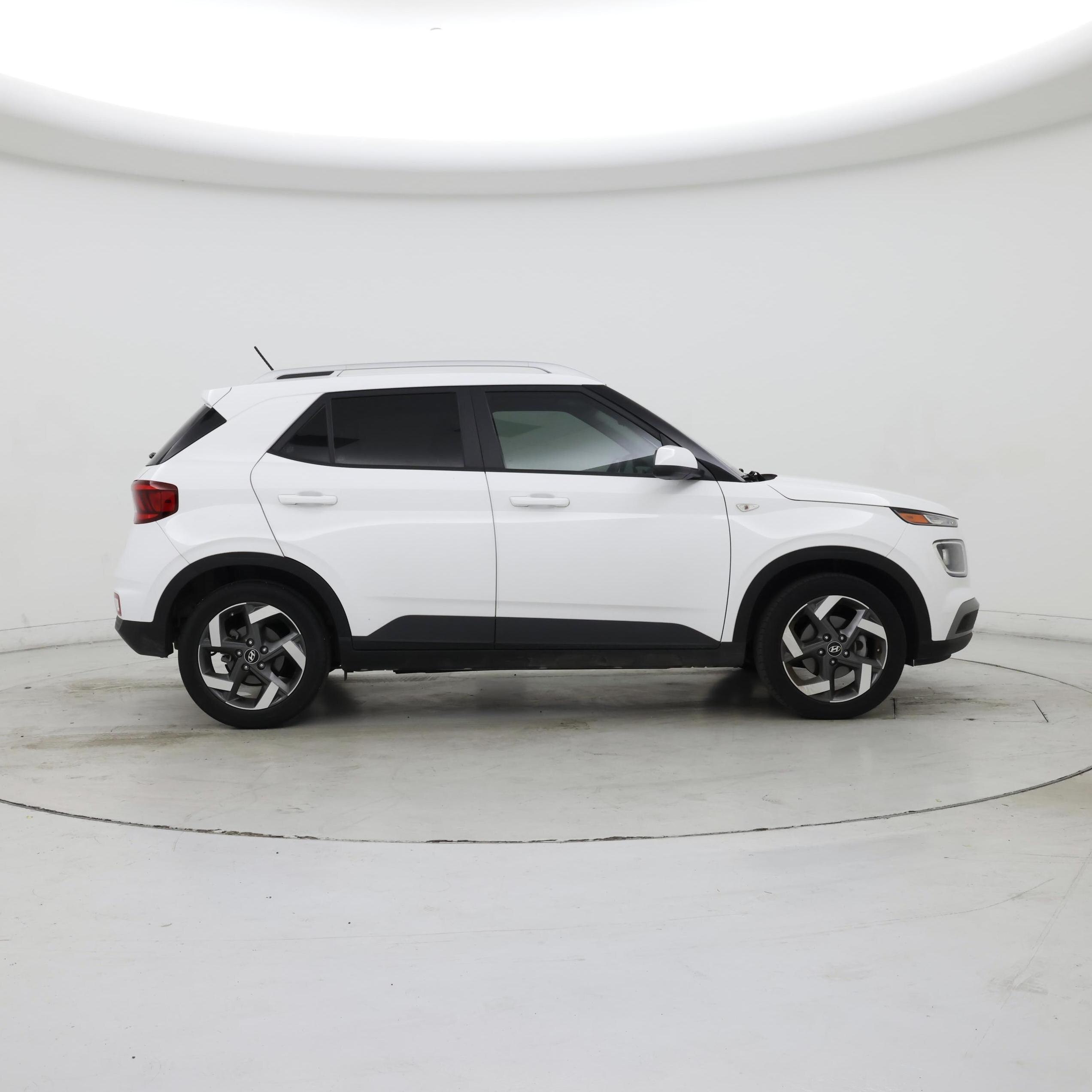 Thumbnail: 2023 Hyundai Venue - 7