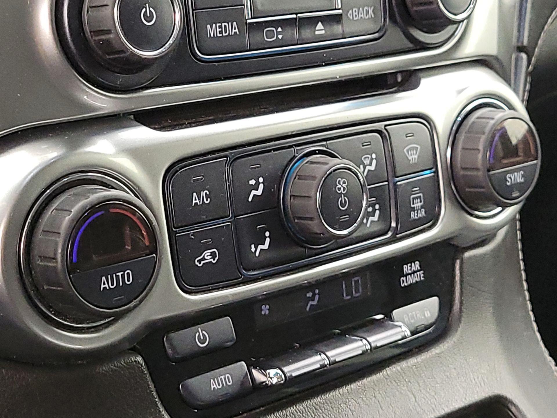 Thumbnail: 2019 Chevrolet Tahoe - 15