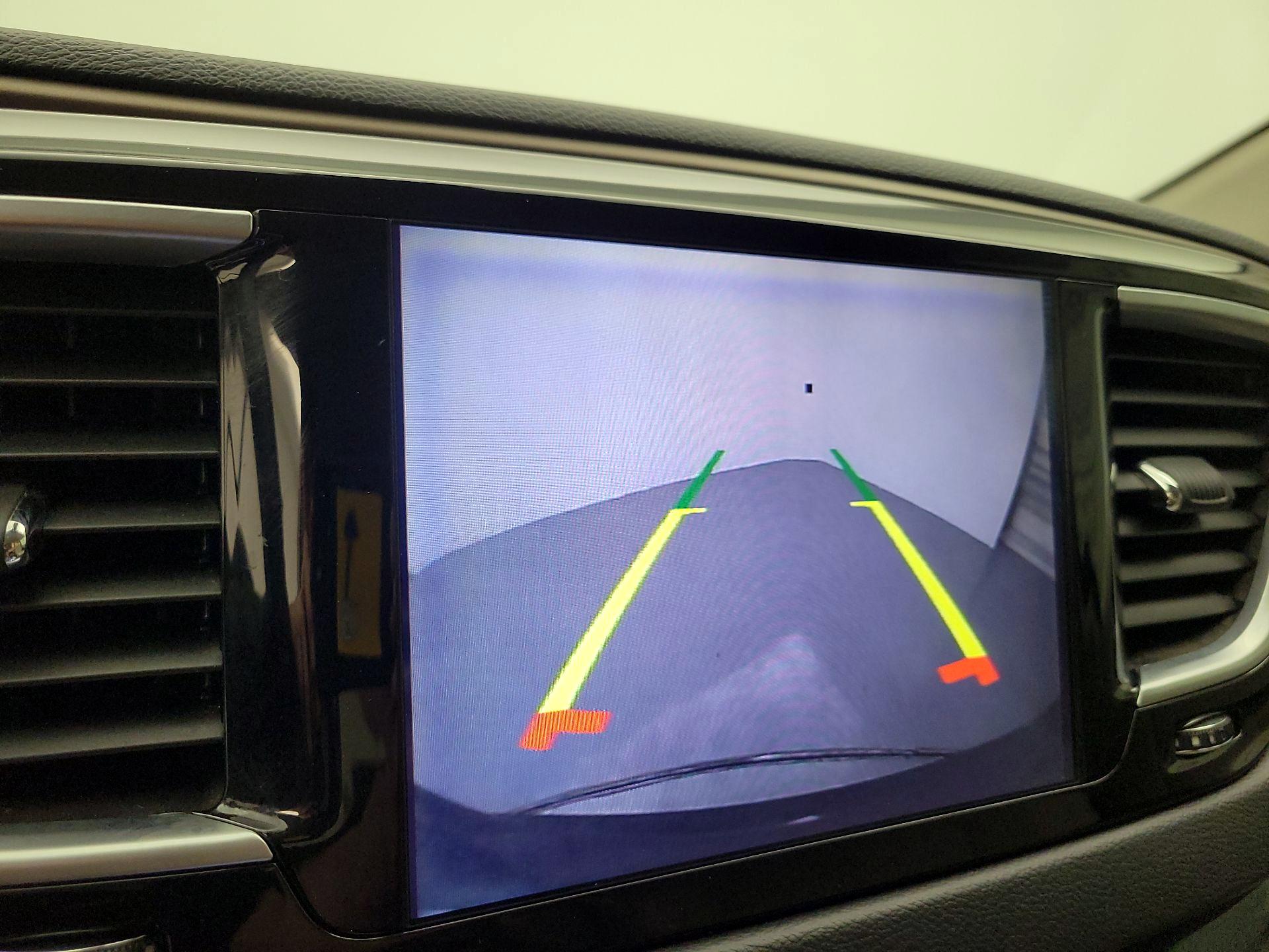 Thumbnail: 2018 Chrysler Pacifica - 15