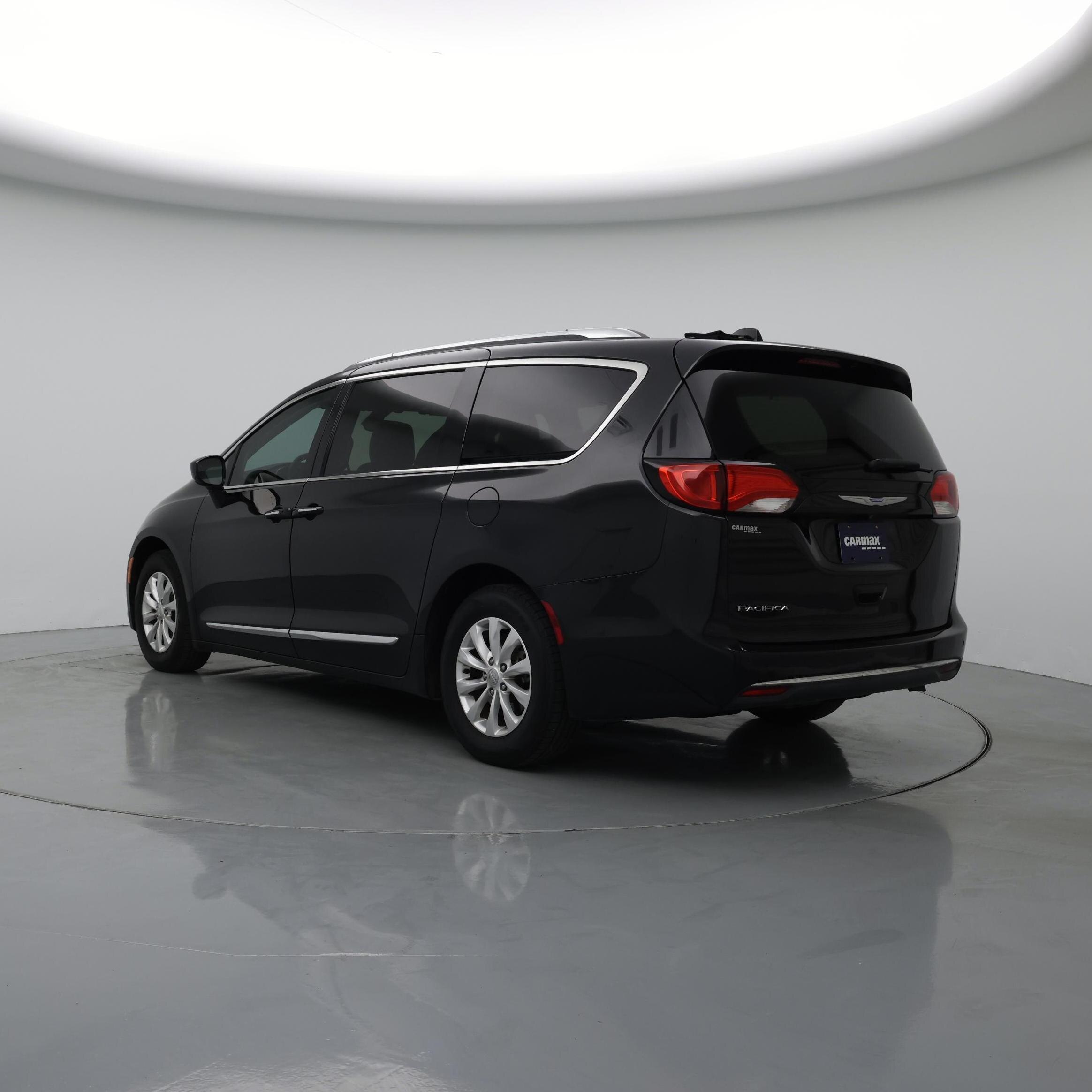 Thumbnail: 2018 Chrysler Pacifica - 2