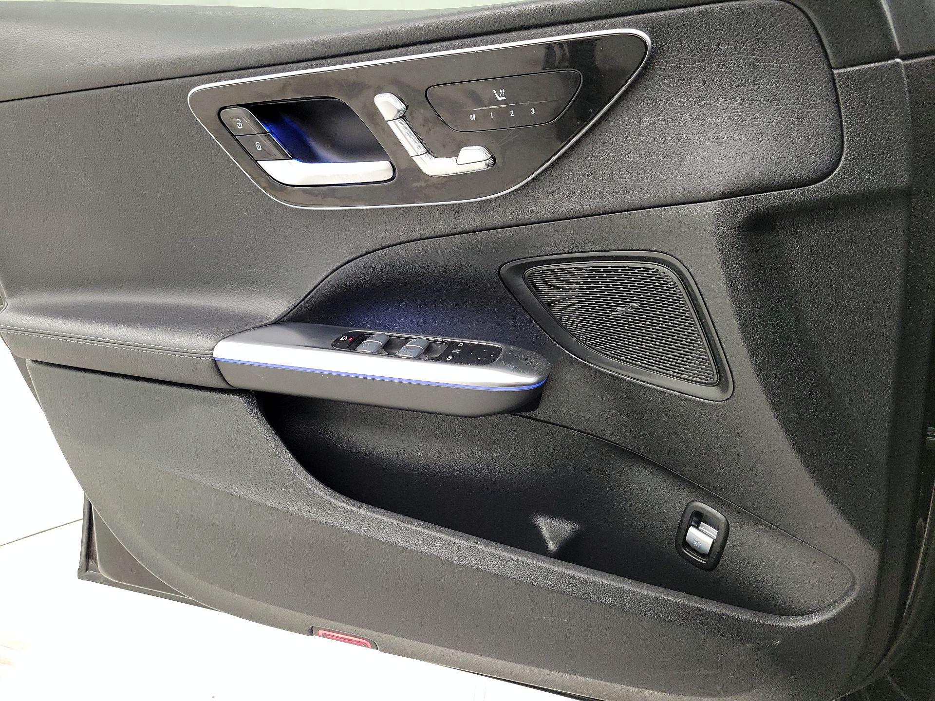 Thumbnail: 2023 Mercedes-Benz C-Class - 12