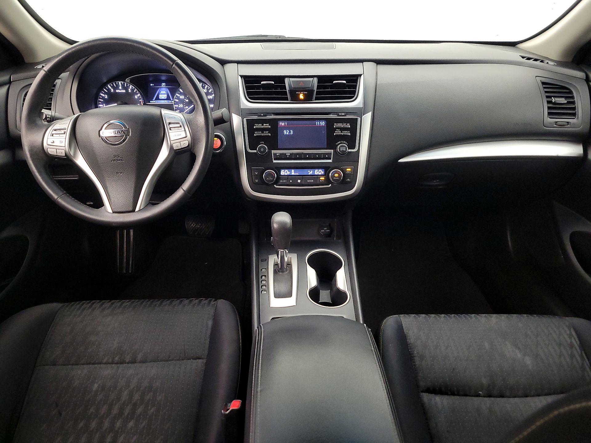 Thumbnail: 2017 Nissan Altima - 9