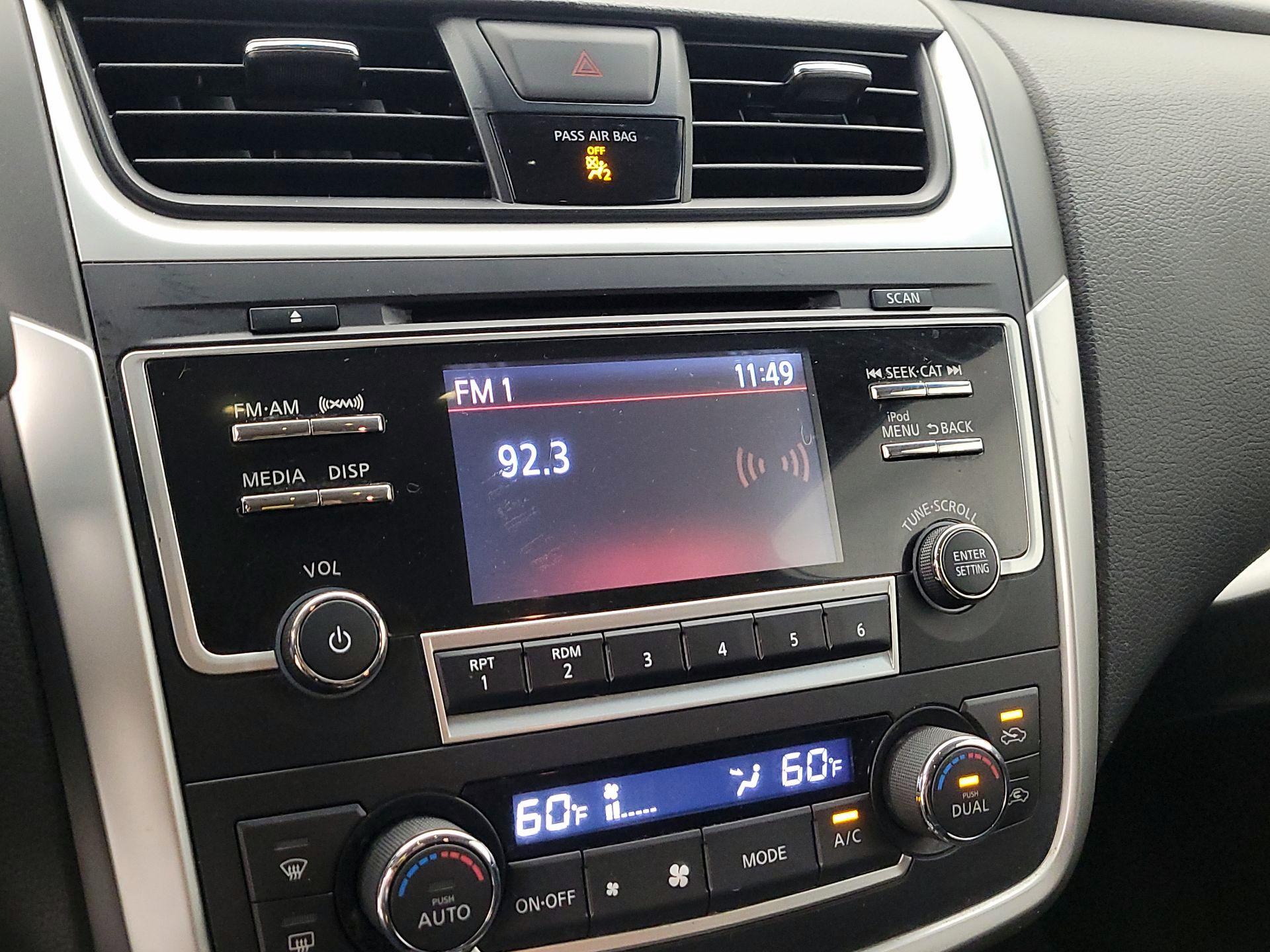 Thumbnail: 2017 Nissan Altima - 15