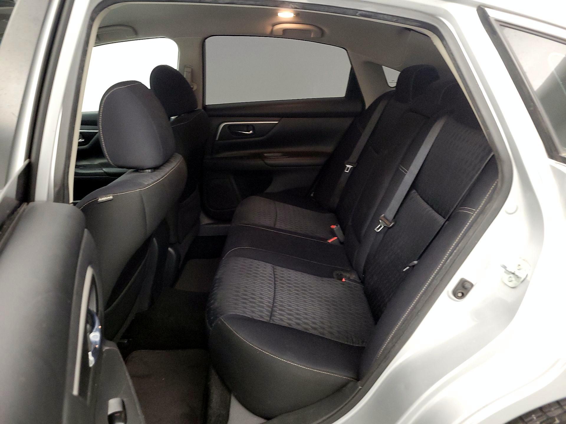 Thumbnail: 2017 Nissan Altima - 19