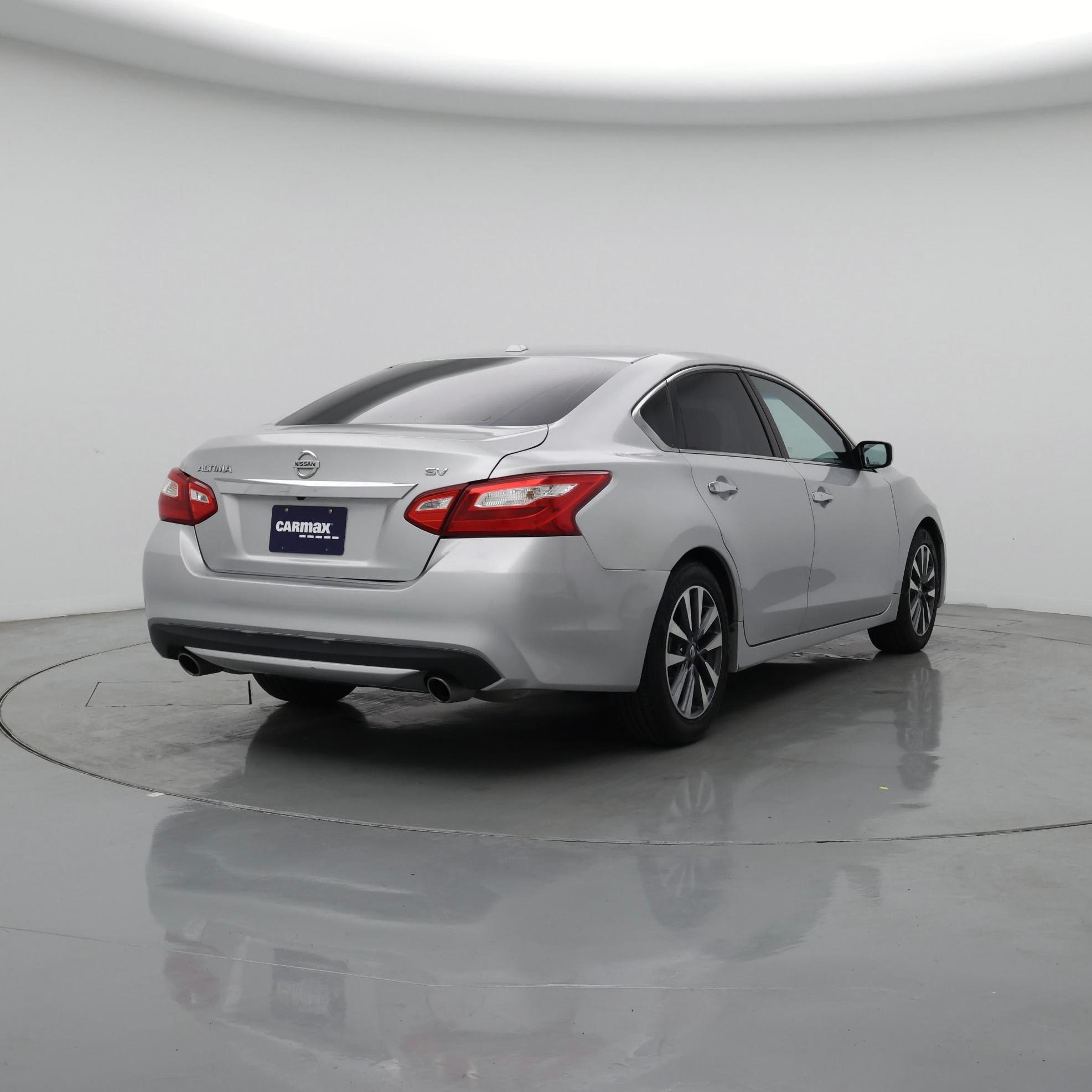 Thumbnail: 2017 Nissan Altima - 8