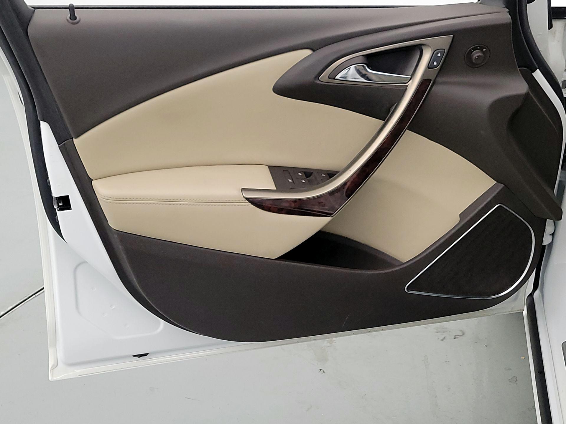 Thumbnail: 2016 Buick Verano - 12