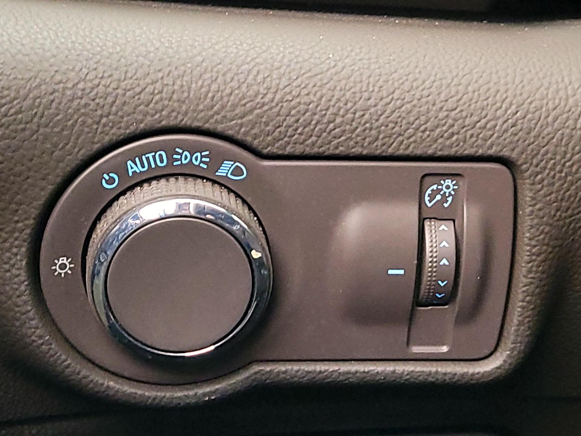 Thumbnail: 2016 Buick Verano - 13