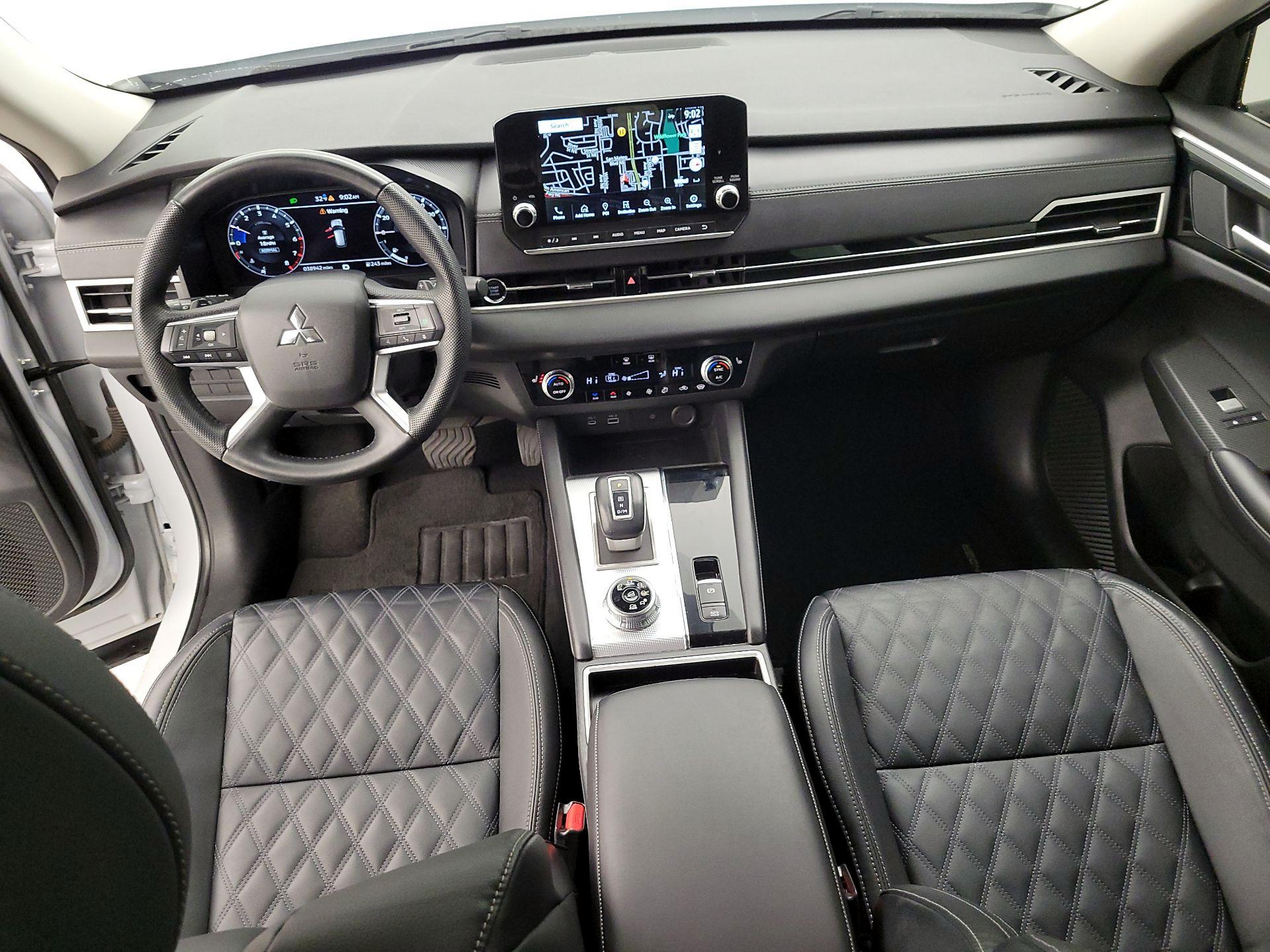 Thumbnail: 2023 Mitsubishi Outlander - 9