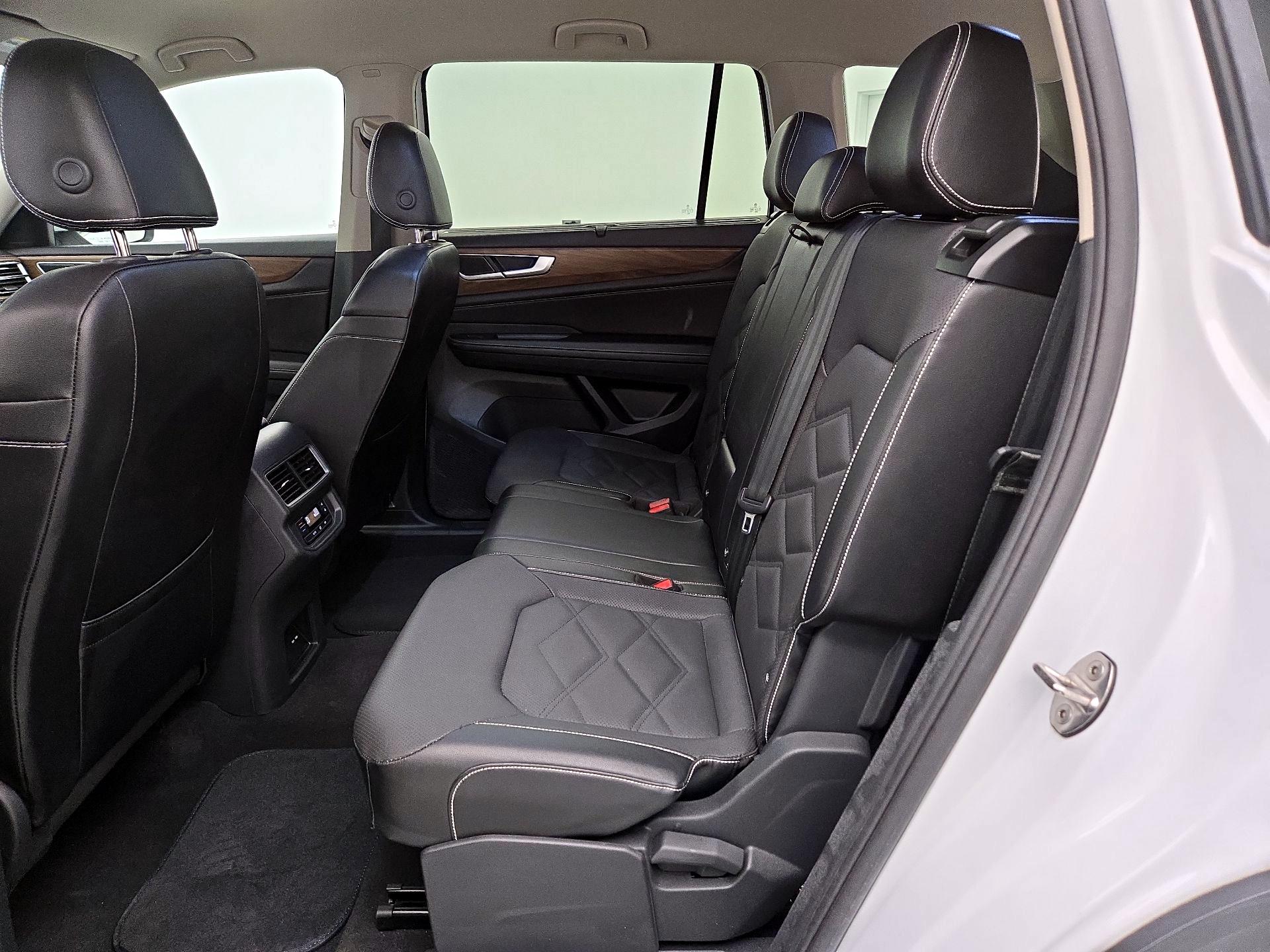 Thumbnail: 2024 Volkswagen Atlas - 19