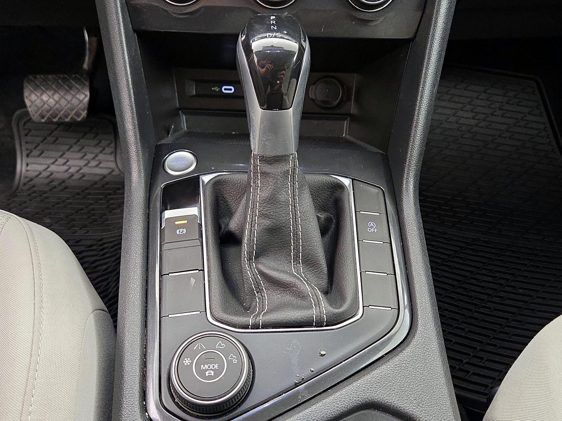 Thumbnail: 2022 Volkswagen Tiguan - 15