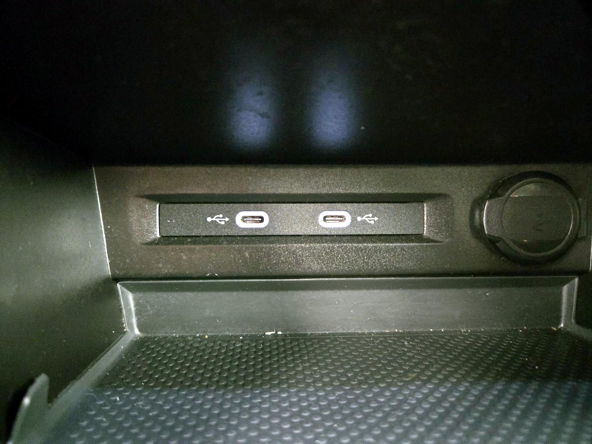 Thumbnail: 2022 Volkswagen Tiguan - 16