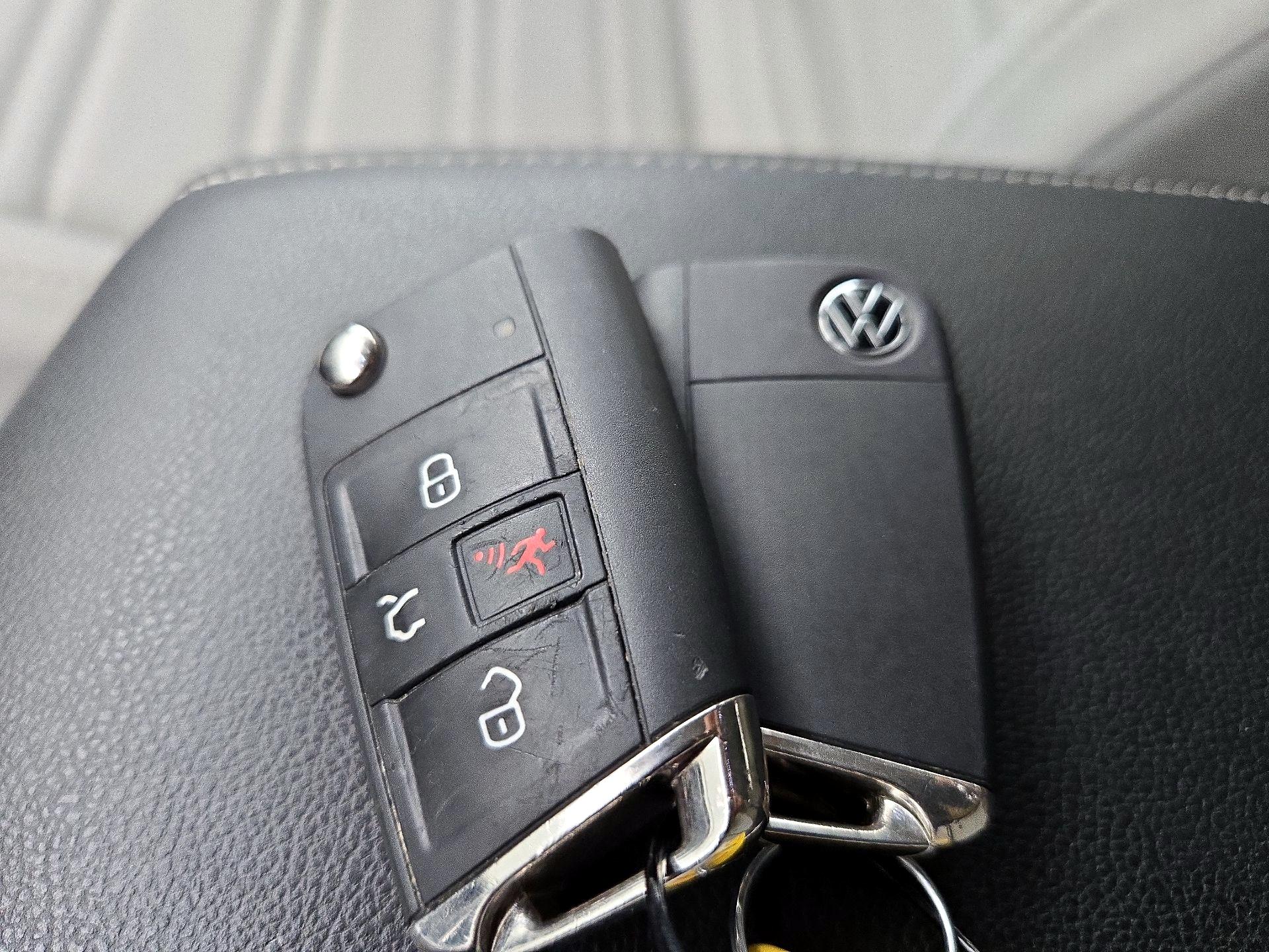 Thumbnail: 2022 Volkswagen Tiguan - 20