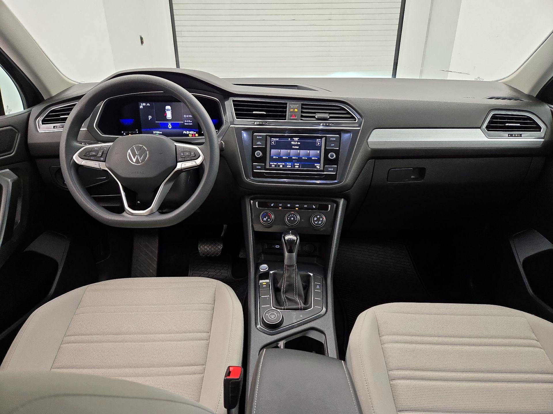 Thumbnail: 2022 Volkswagen Tiguan - 8