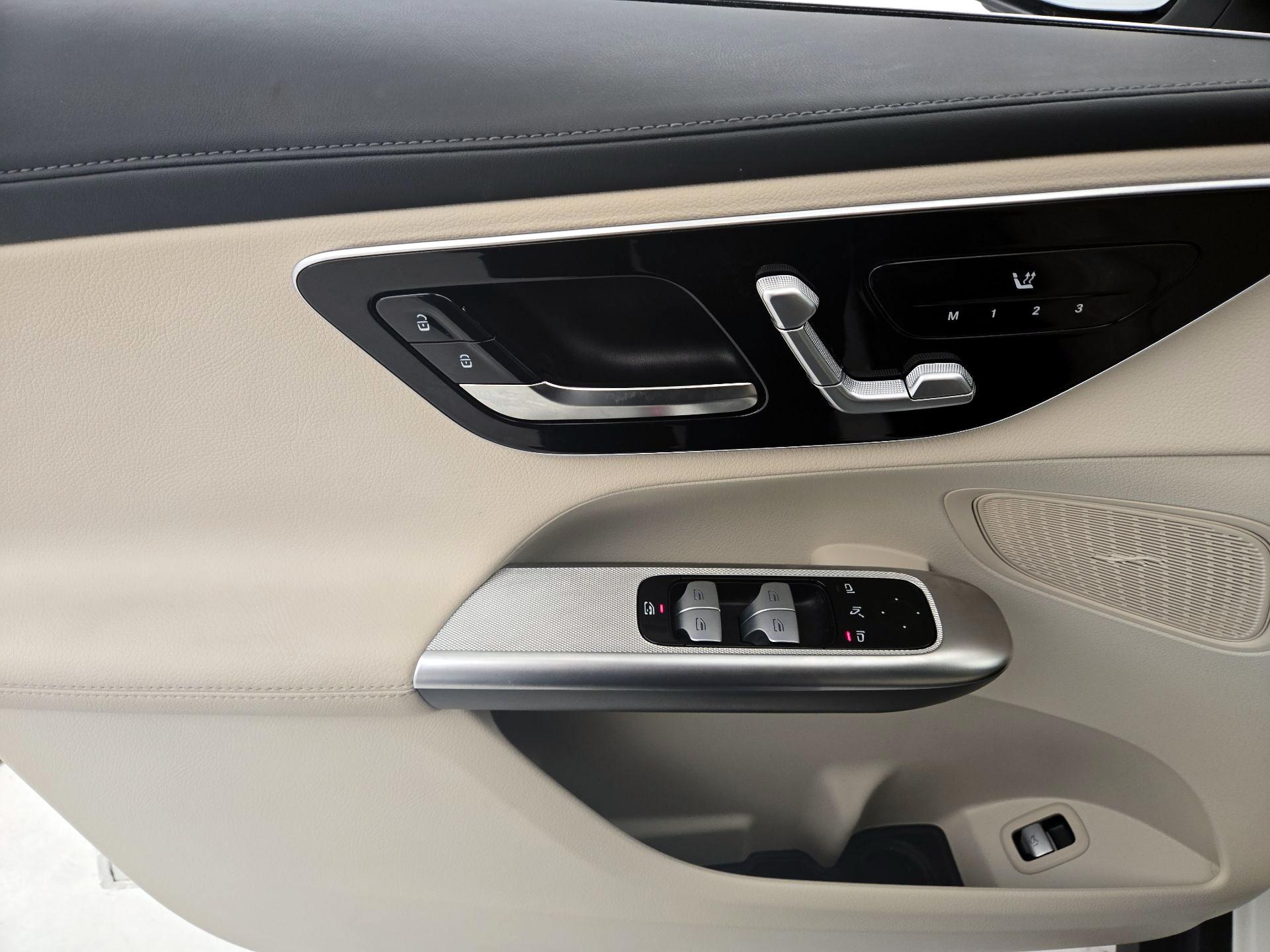 Thumbnail: 2023 Mercedes-Benz GLC - 12