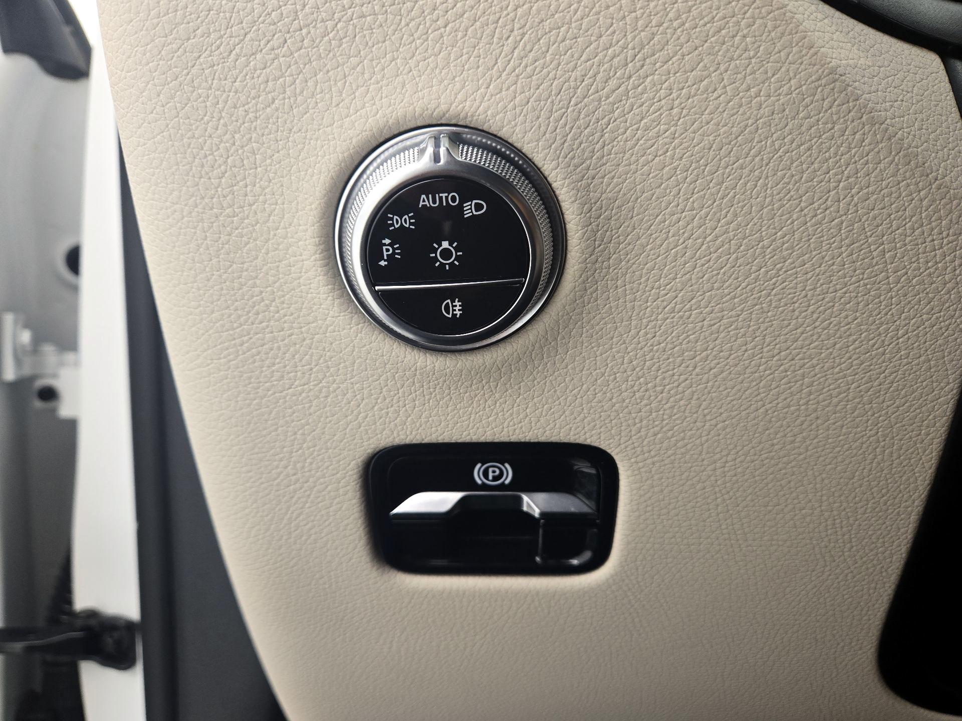 Thumbnail: 2023 Mercedes-Benz GLC - 13