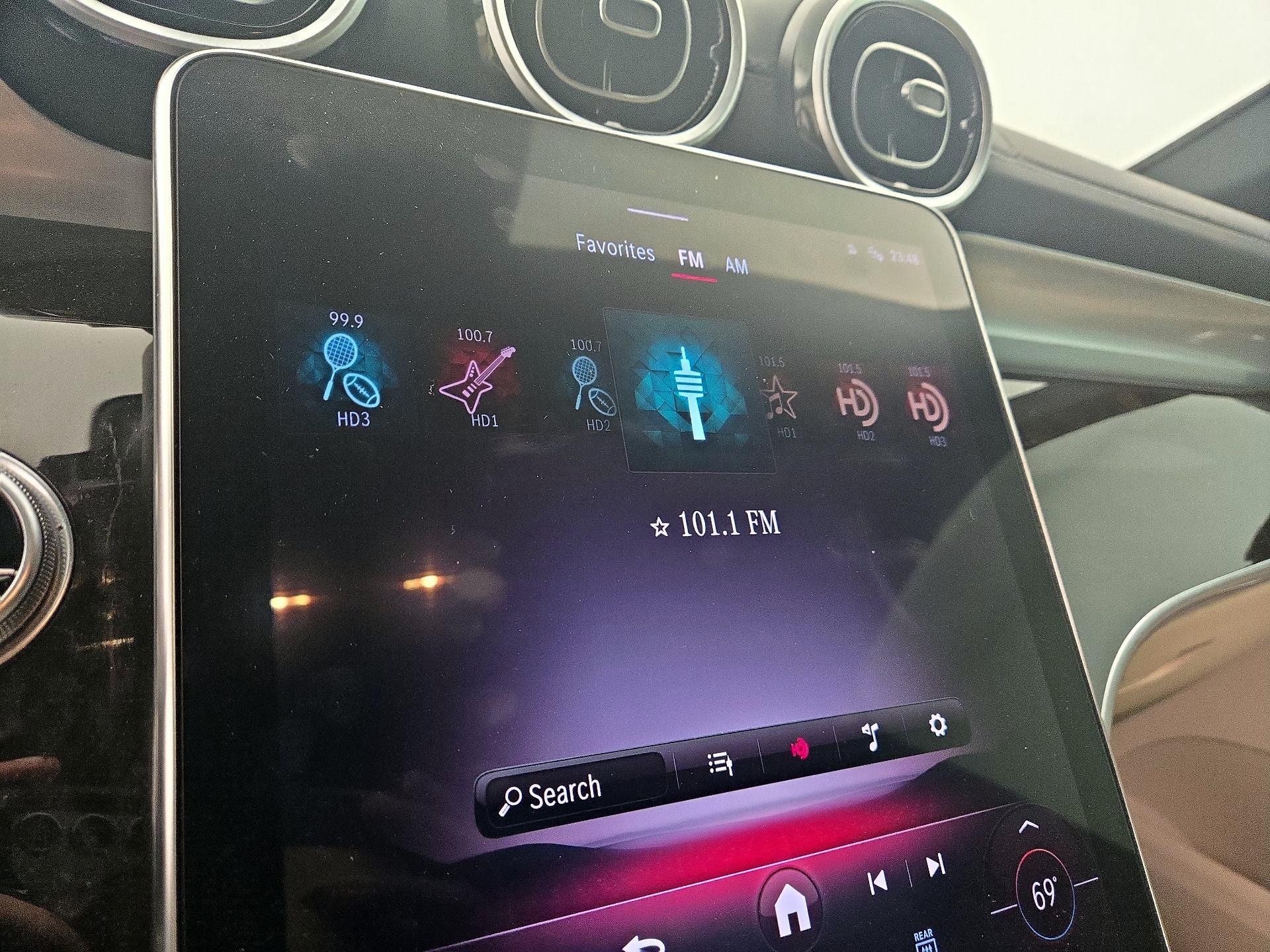 Thumbnail: 2023 Mercedes-Benz GLC - 15