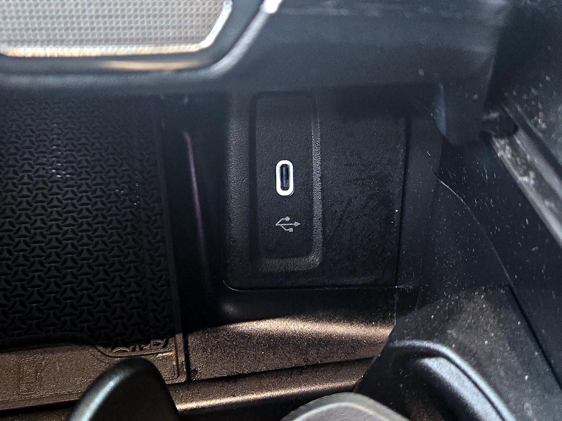 Thumbnail: 2023 Mercedes-Benz GLC - 18