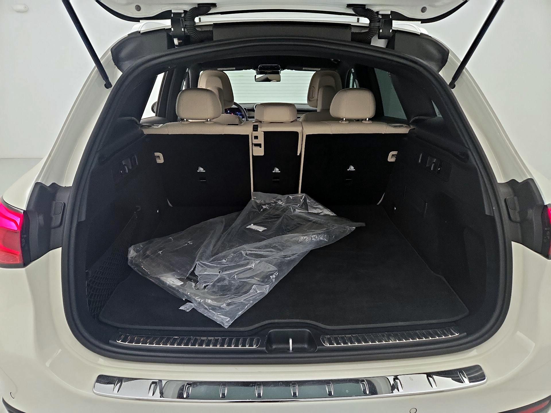 Thumbnail: 2023 Mercedes-Benz GLC - 20