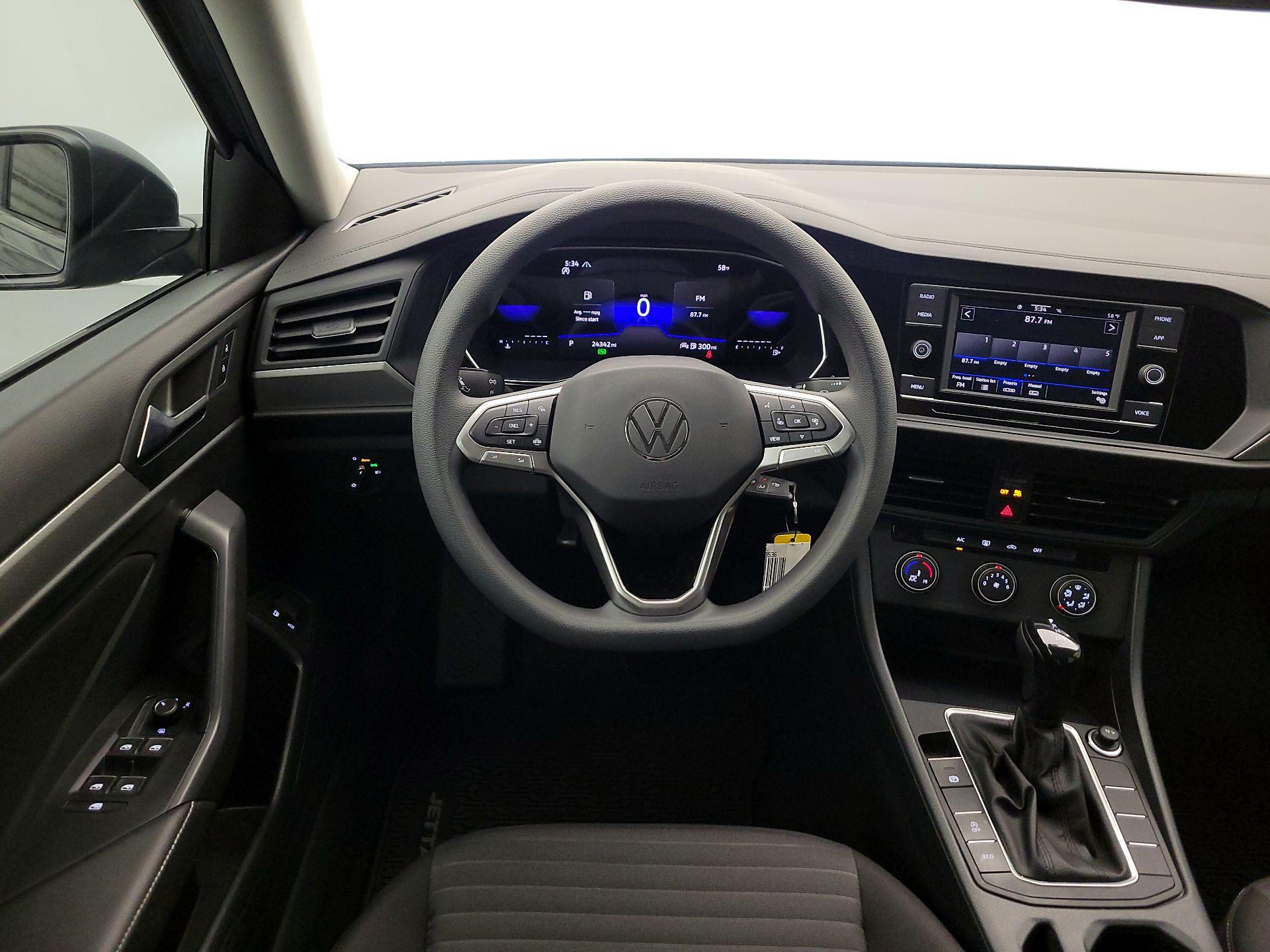 Thumbnail: 2023 Volkswagen Jetta - 10