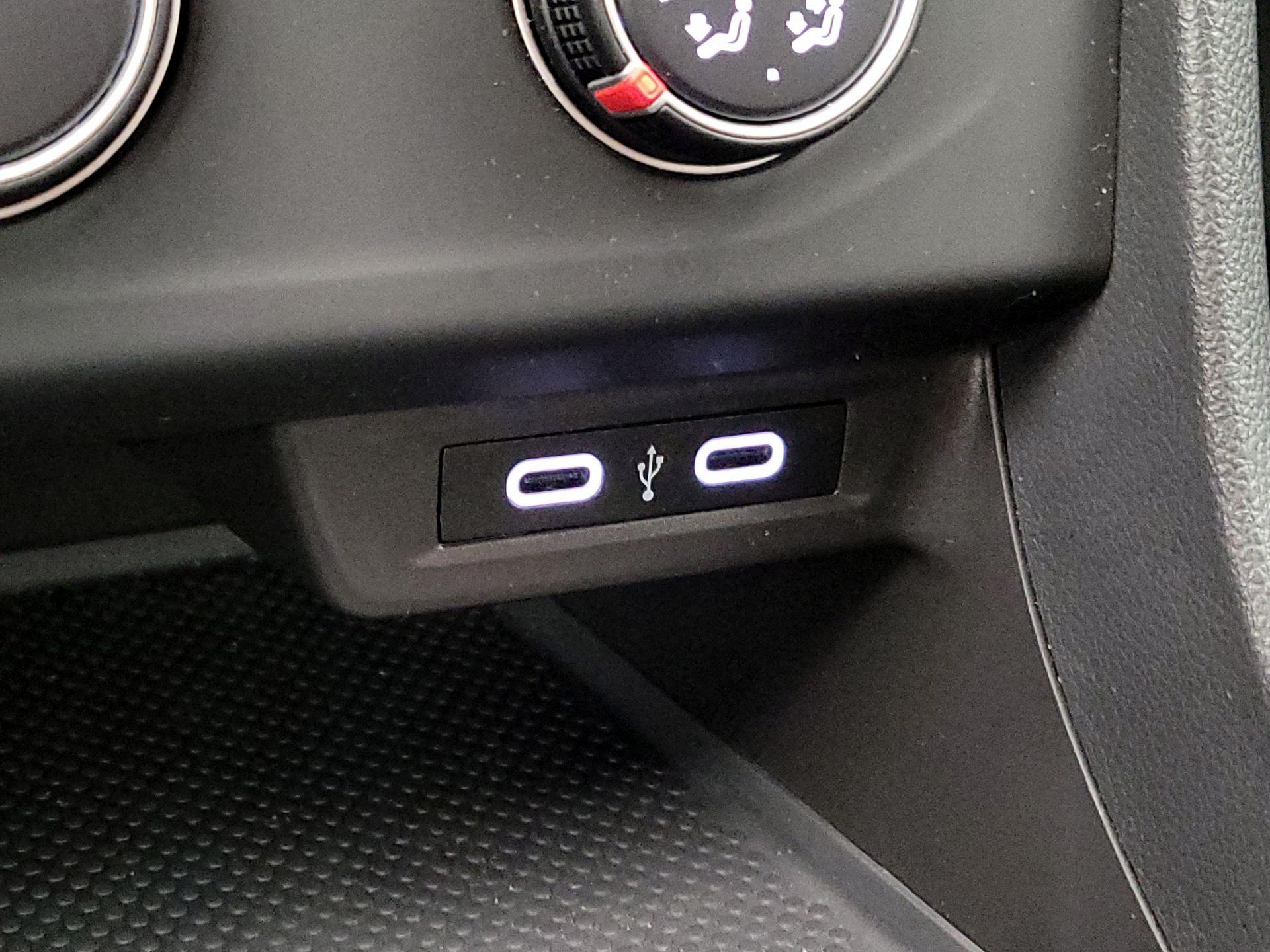 Thumbnail: 2023 Volkswagen Jetta - 18