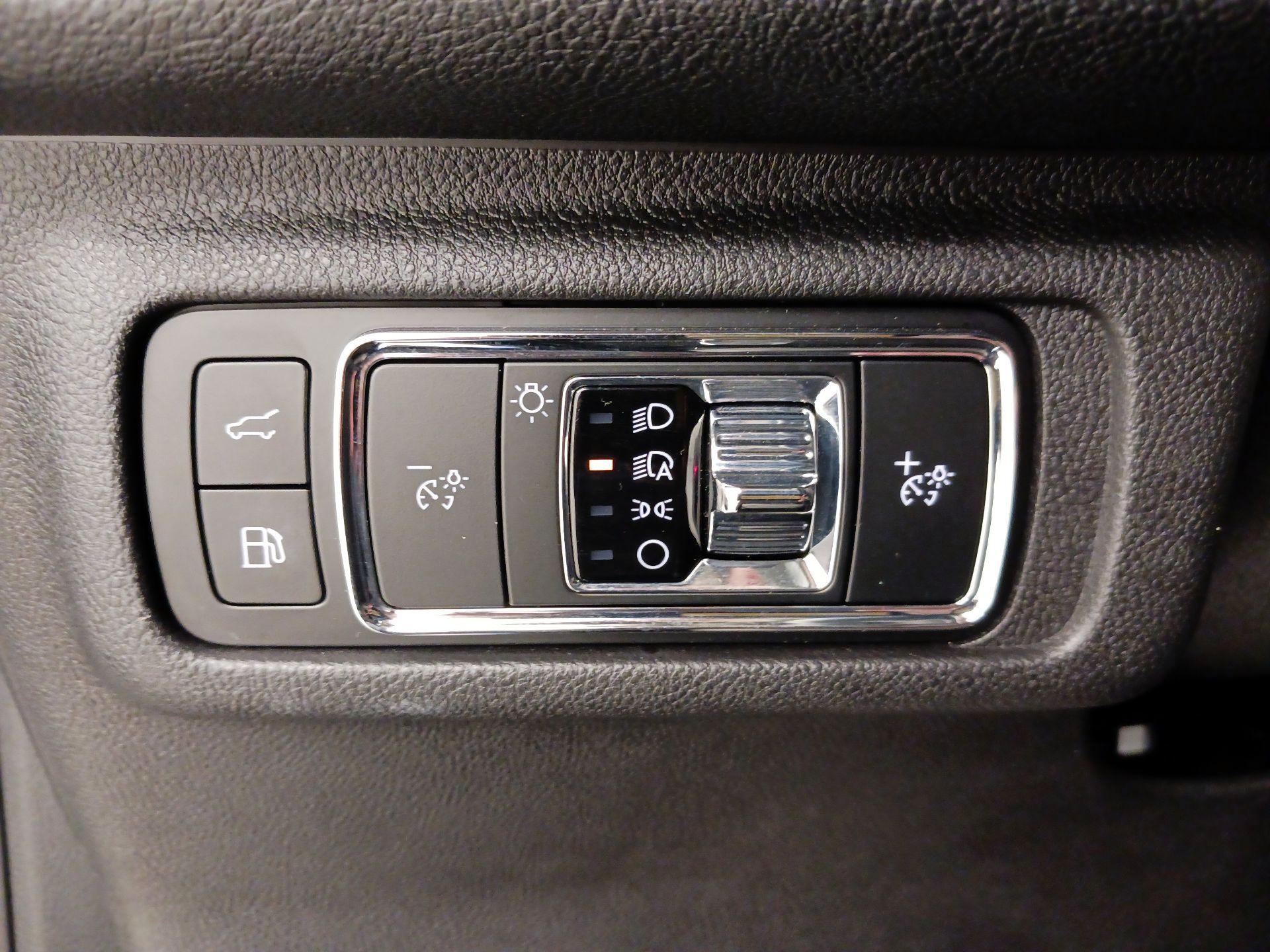 Thumbnail: 2024 Lincoln Corsair - 13