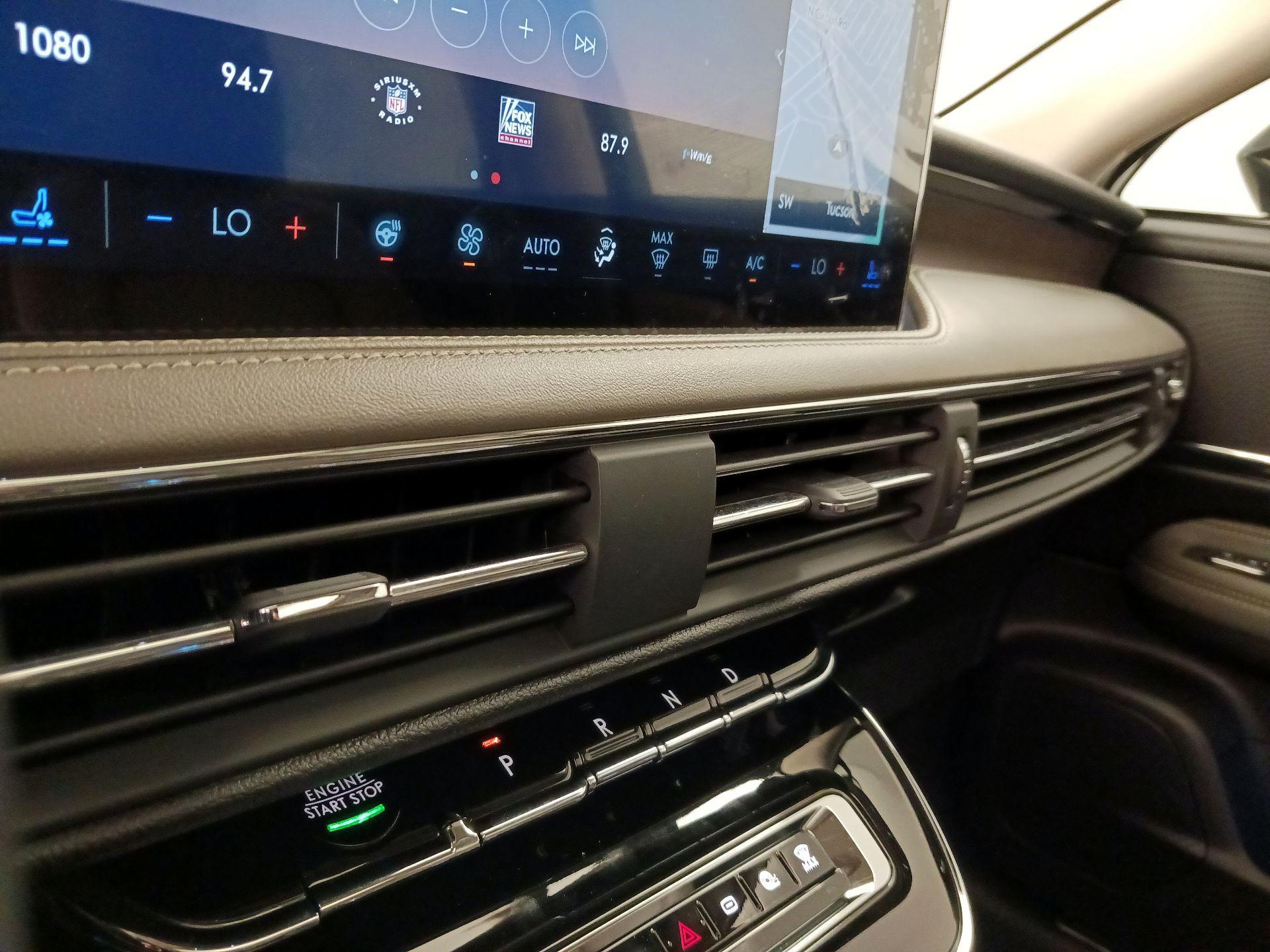 Thumbnail: 2024 Lincoln Corsair - 17