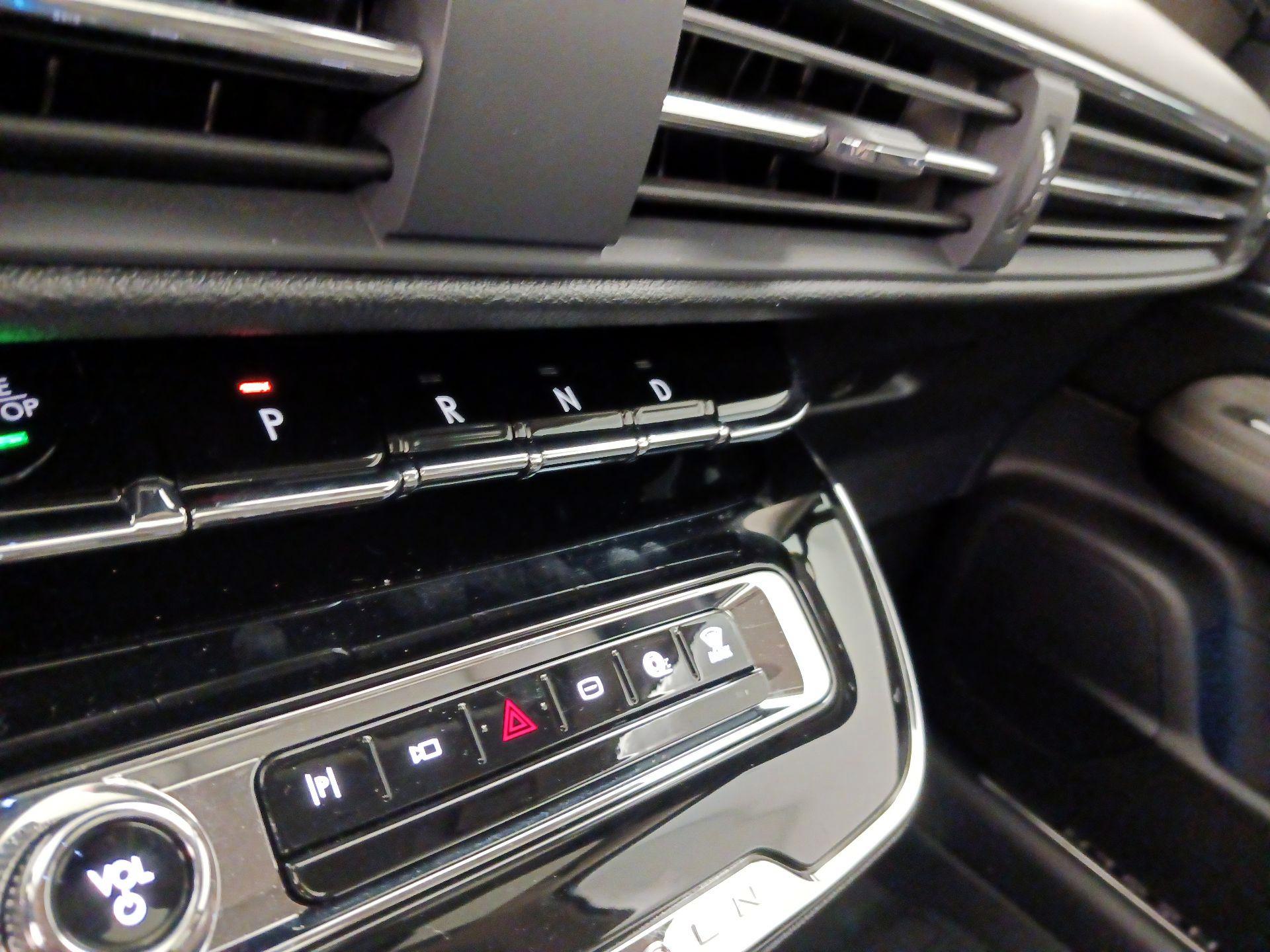 Thumbnail: 2024 Lincoln Corsair - 18