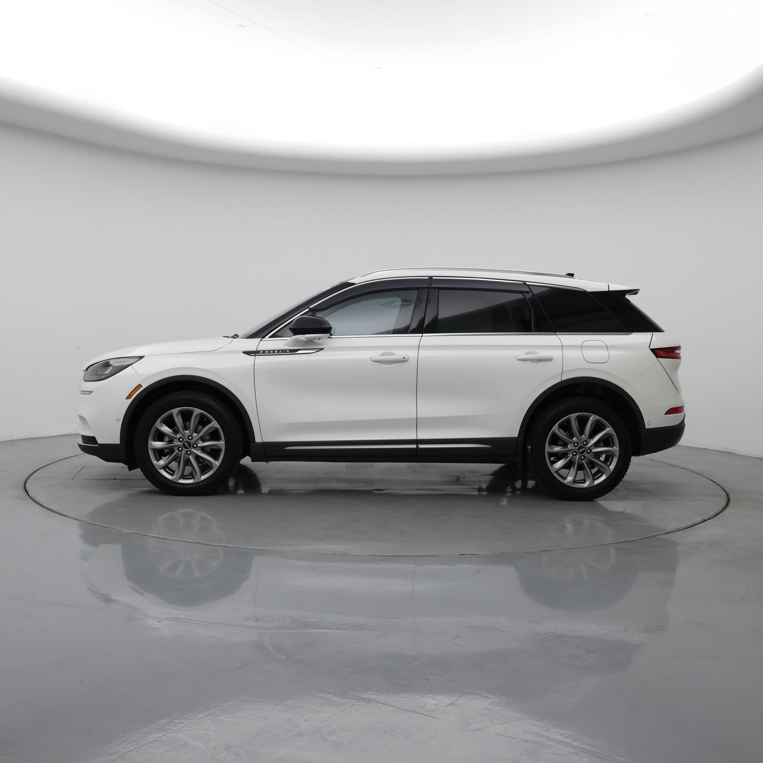 Thumbnail: 2021 Lincoln Corsair - 3