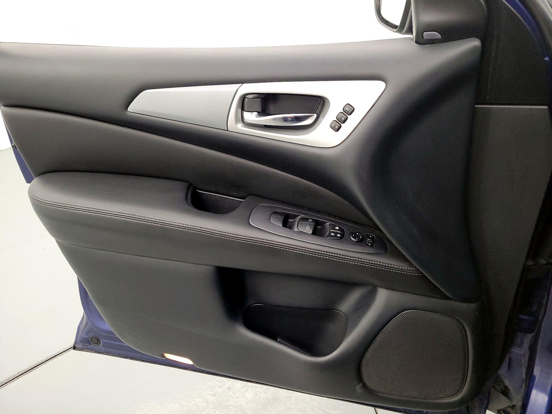 Thumbnail: 2019 Nissan Pathfinder - 12