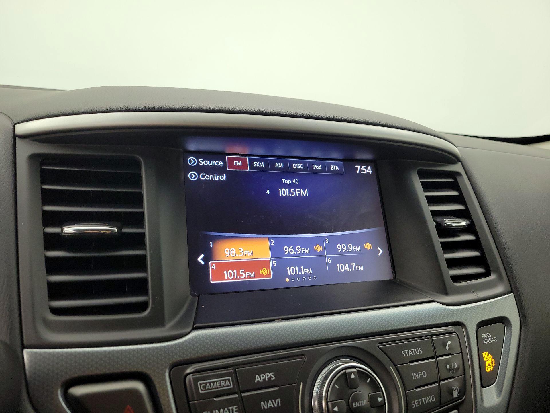 Thumbnail: 2019 Nissan Pathfinder - 16