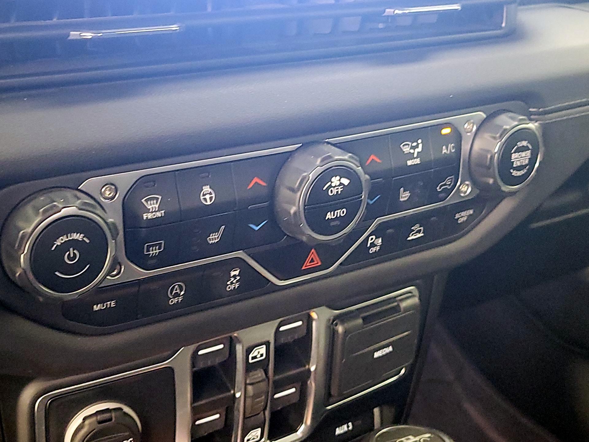 Thumbnail: 2024 Jeep Gladiator - 15