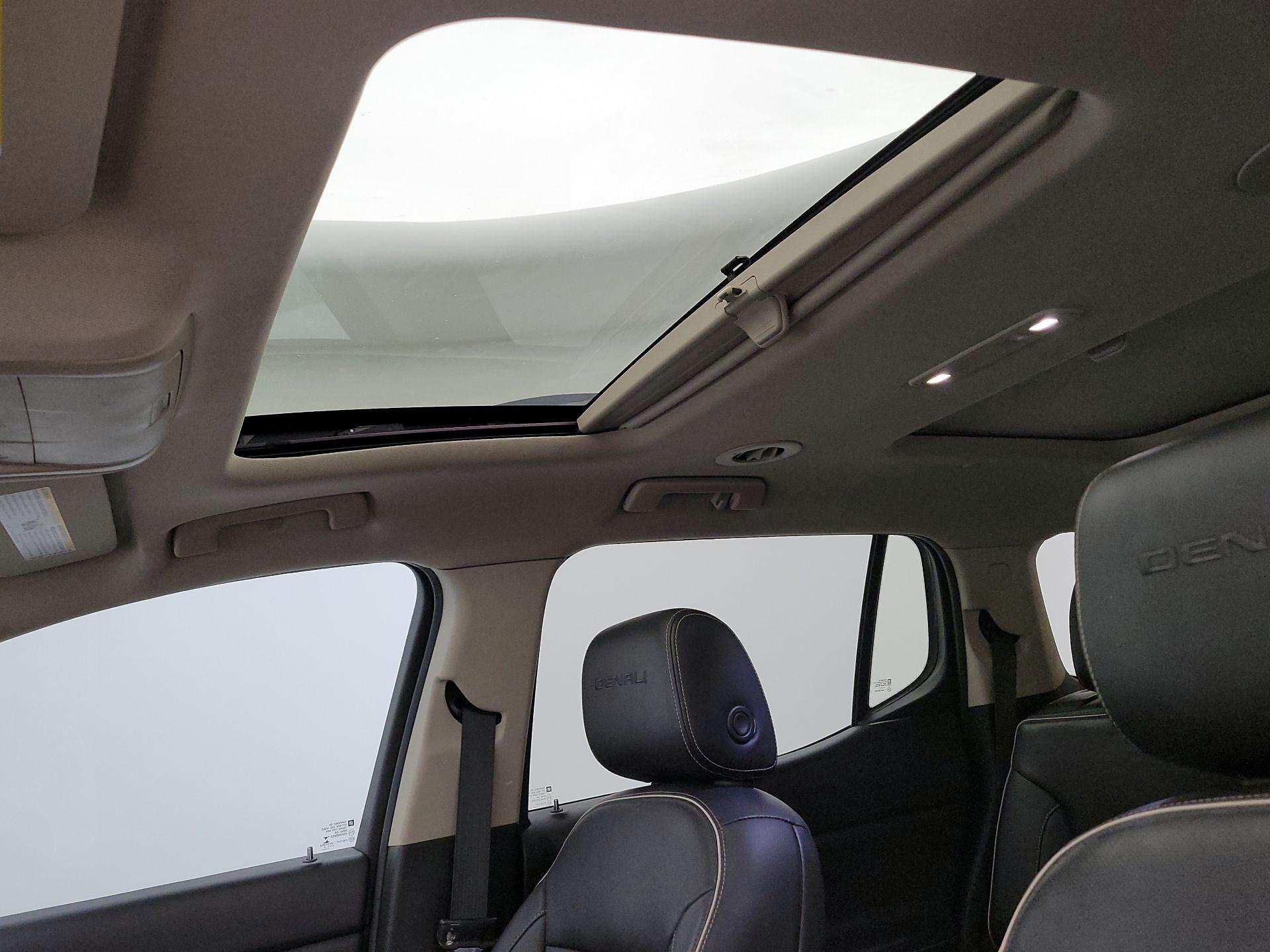 Thumbnail: 2017 GMC Acadia - 20