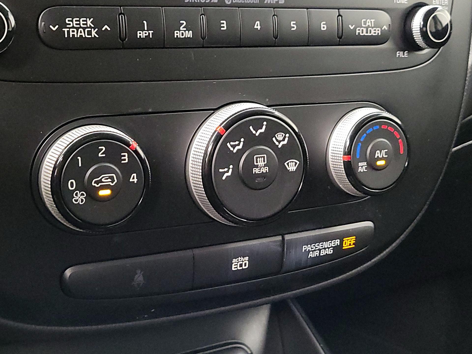 Thumbnail: 2015 Kia Soul - 15