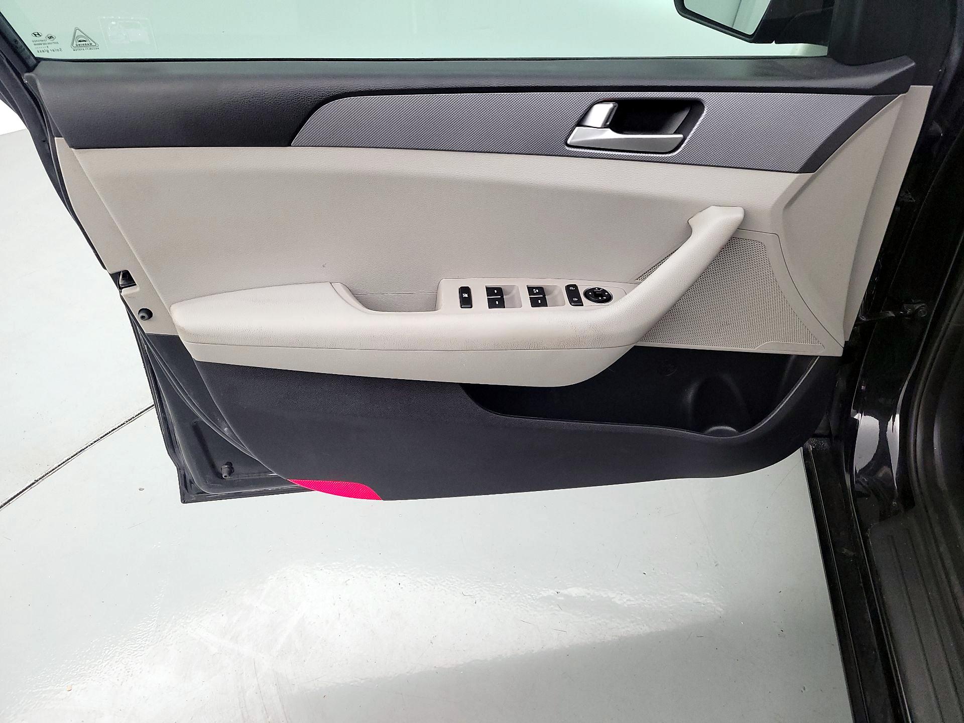 Thumbnail: 2017 Hyundai Sonata - 12