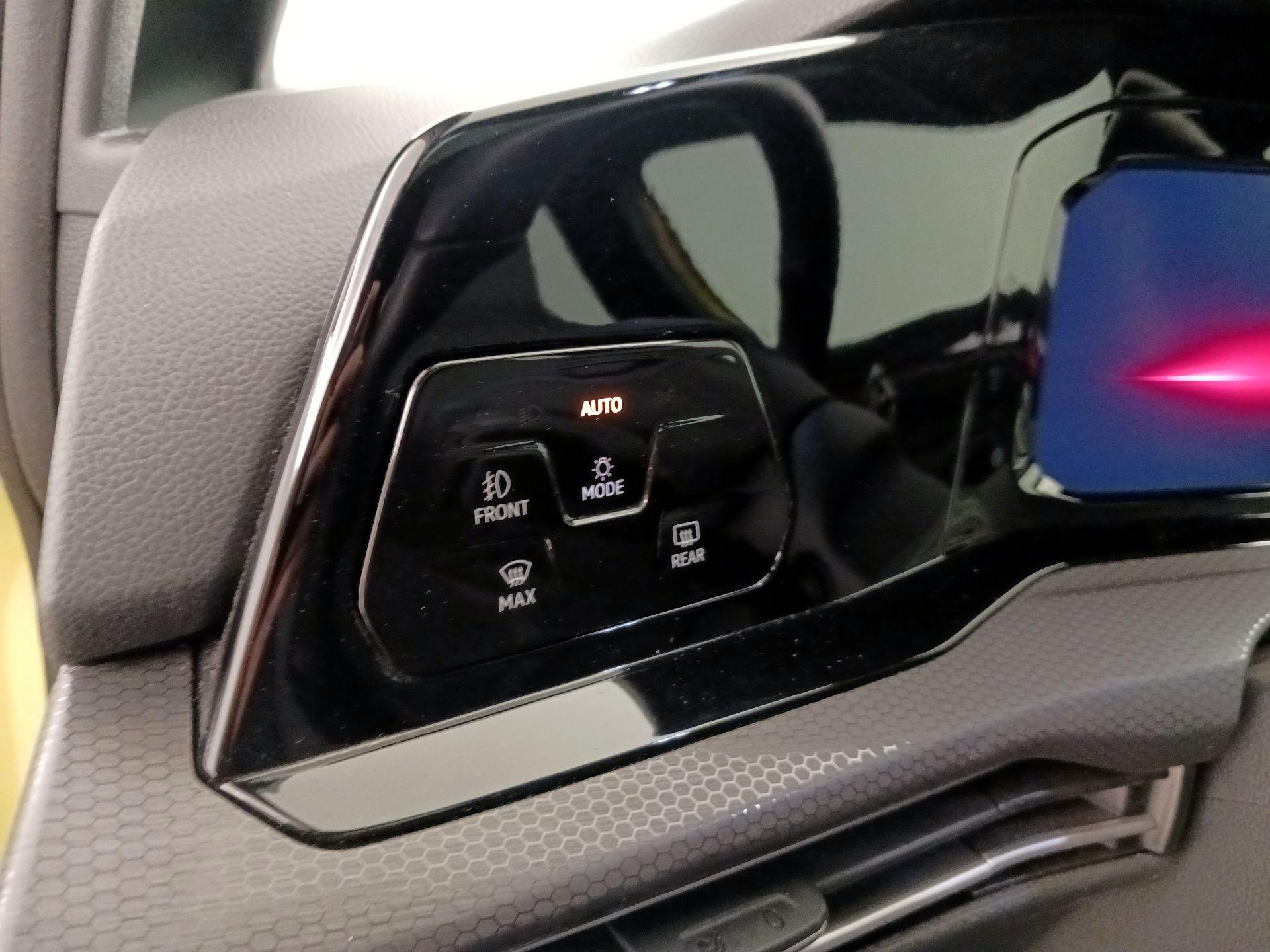 Thumbnail: 2022 Volkswagen Golf - 13