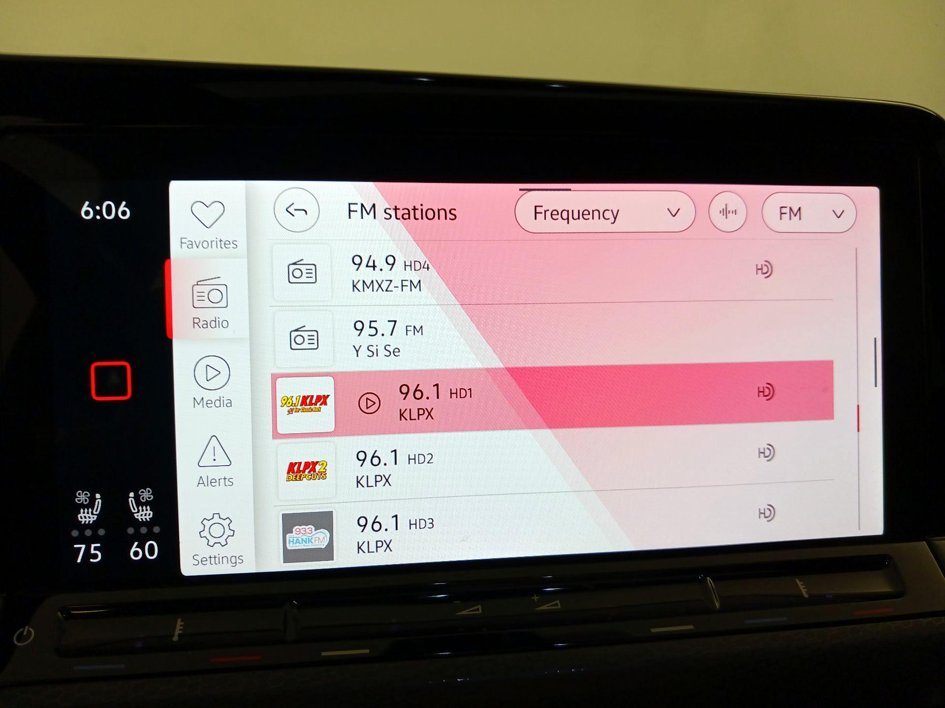 Thumbnail: 2022 Volkswagen Golf - 16