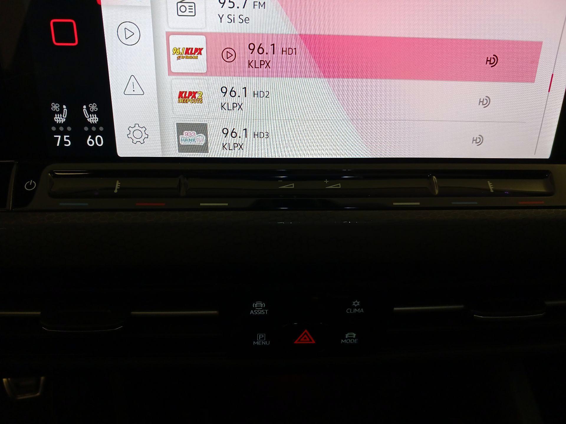 Thumbnail: 2022 Volkswagen Golf - 17