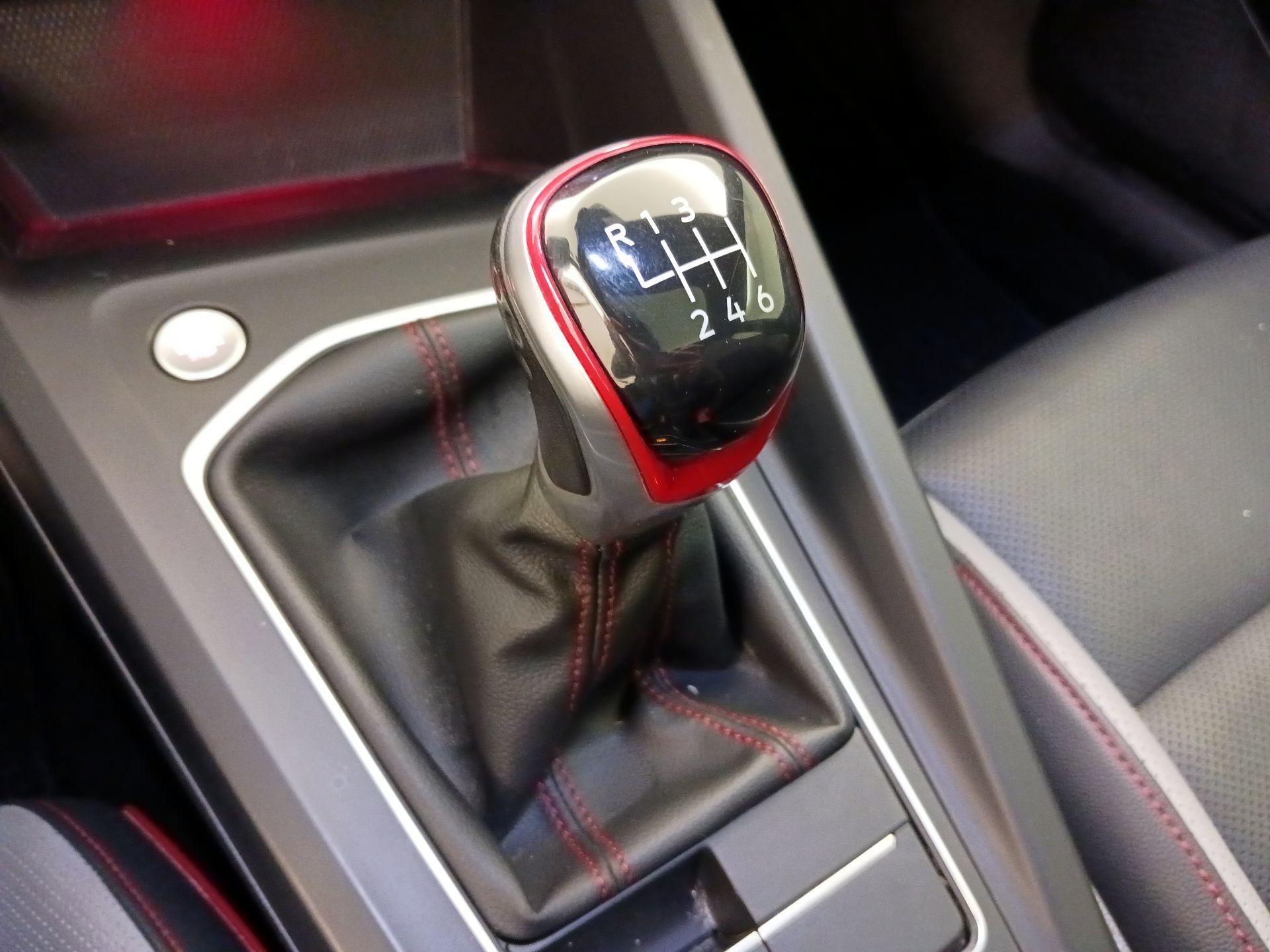 Thumbnail: 2022 Volkswagen Golf - 18