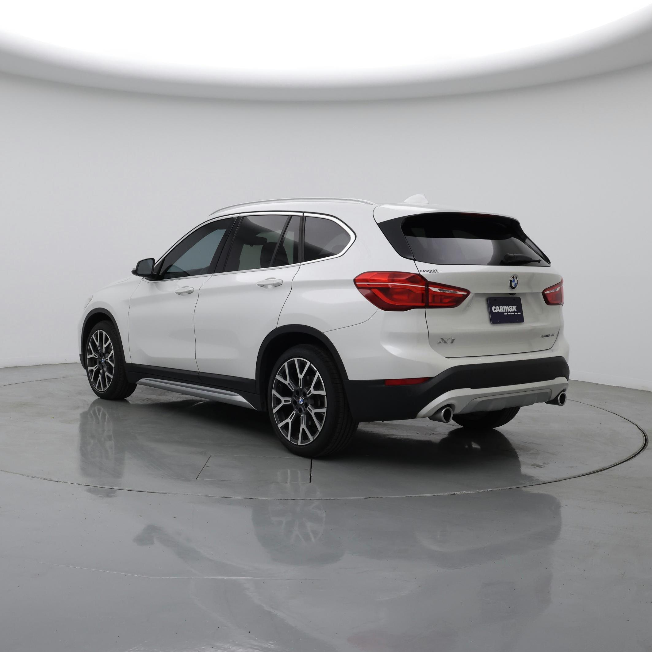 Thumbnail: 2021 BMW X1 - 2