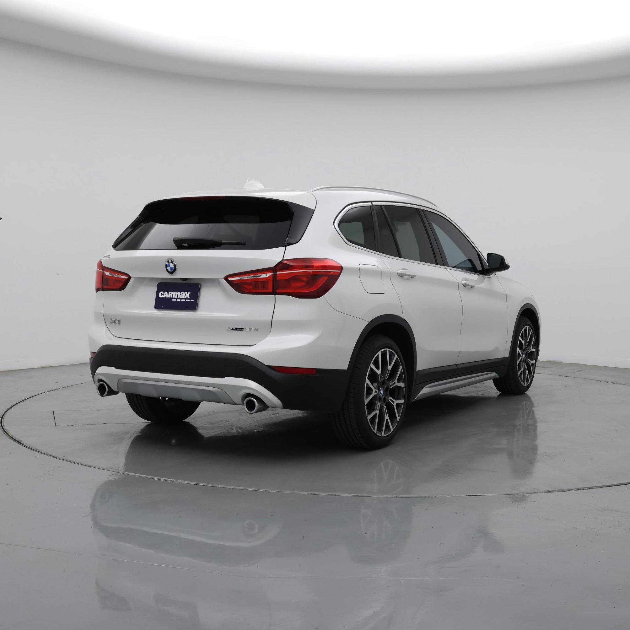 Thumbnail: 2021 BMW X1 - 8