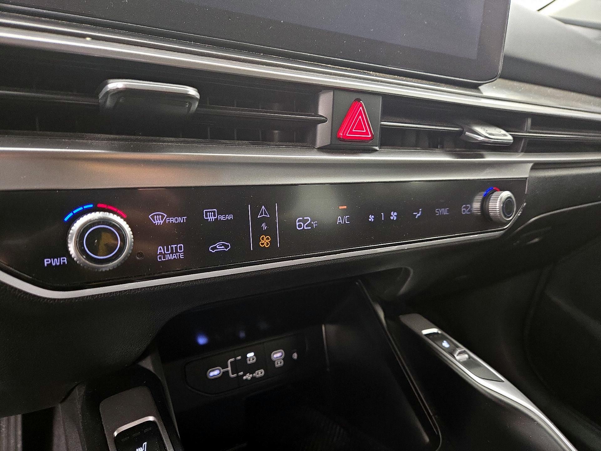 Thumbnail: 2024 Kia Sorento - 17