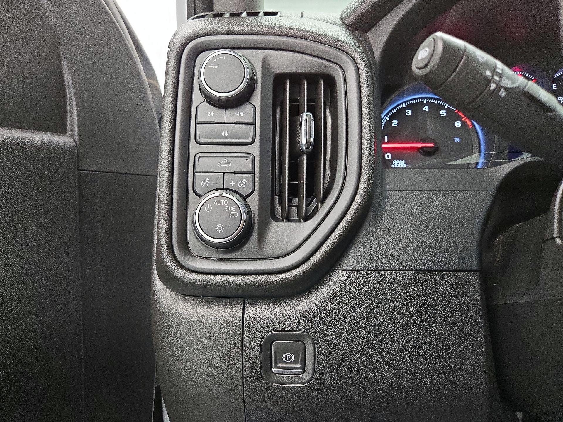 Thumbnail: 2024 Chevrolet Silverado 2500 - 13