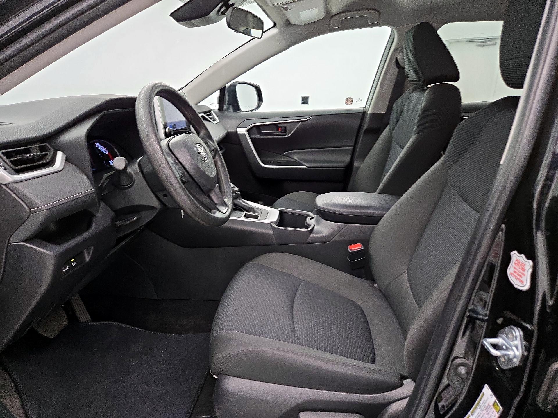 Thumbnail: 2025 Toyota RAV4 - 11