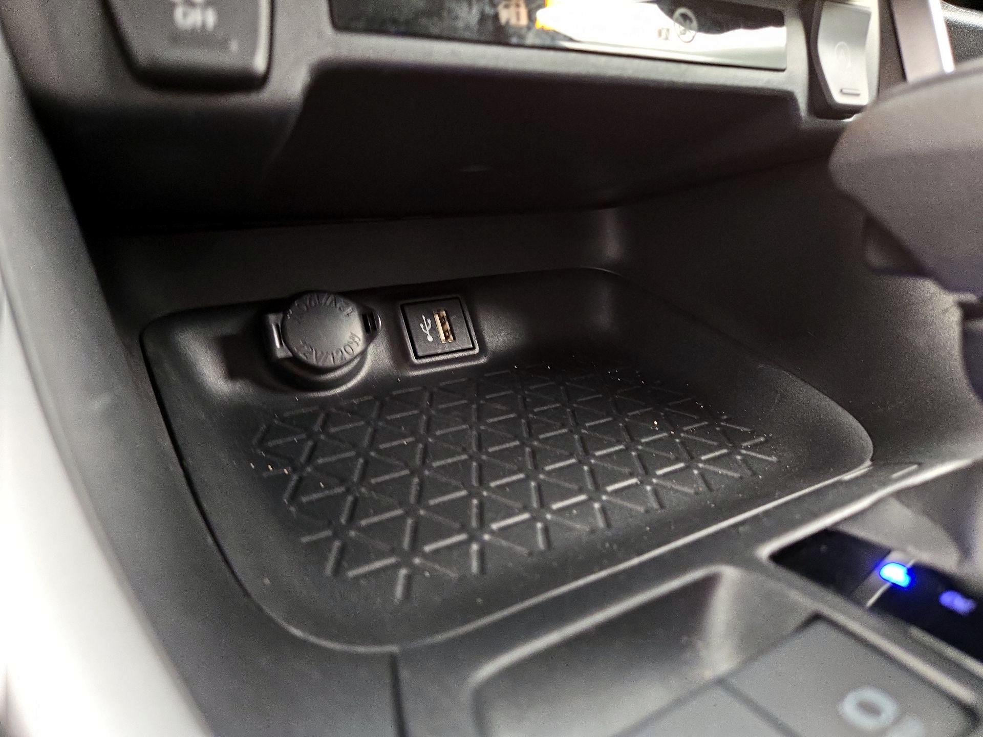 Thumbnail: 2025 Toyota RAV4 - 18