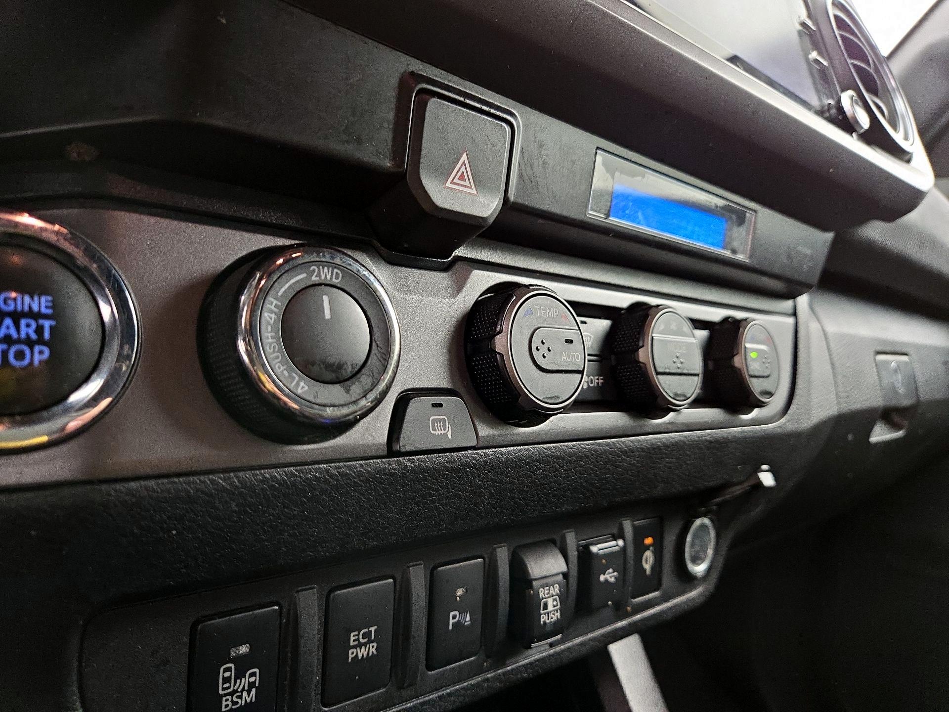 Thumbnail: 2022 Toyota Tacoma - 16