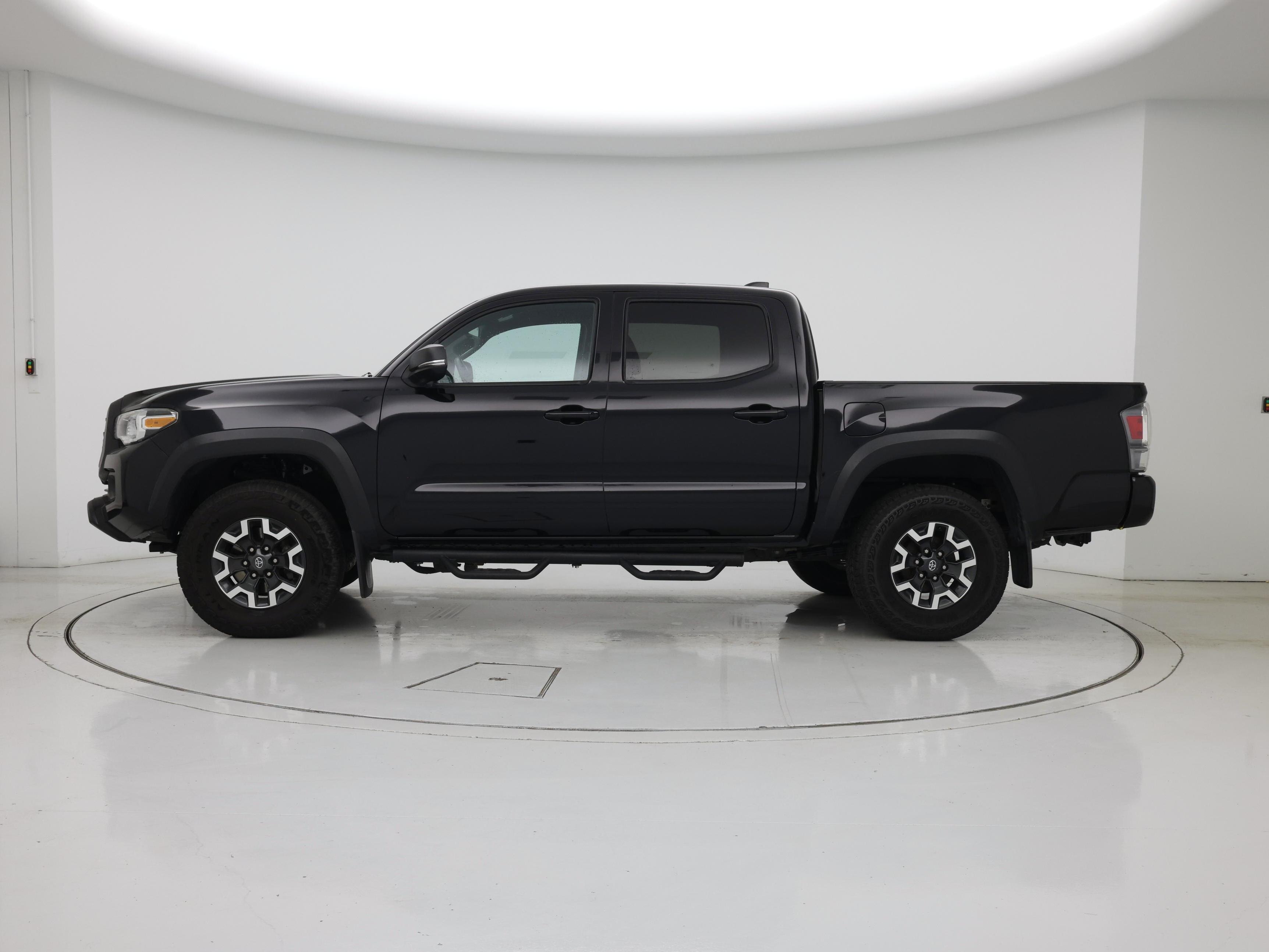 Thumbnail: 2022 Toyota Tacoma - 3