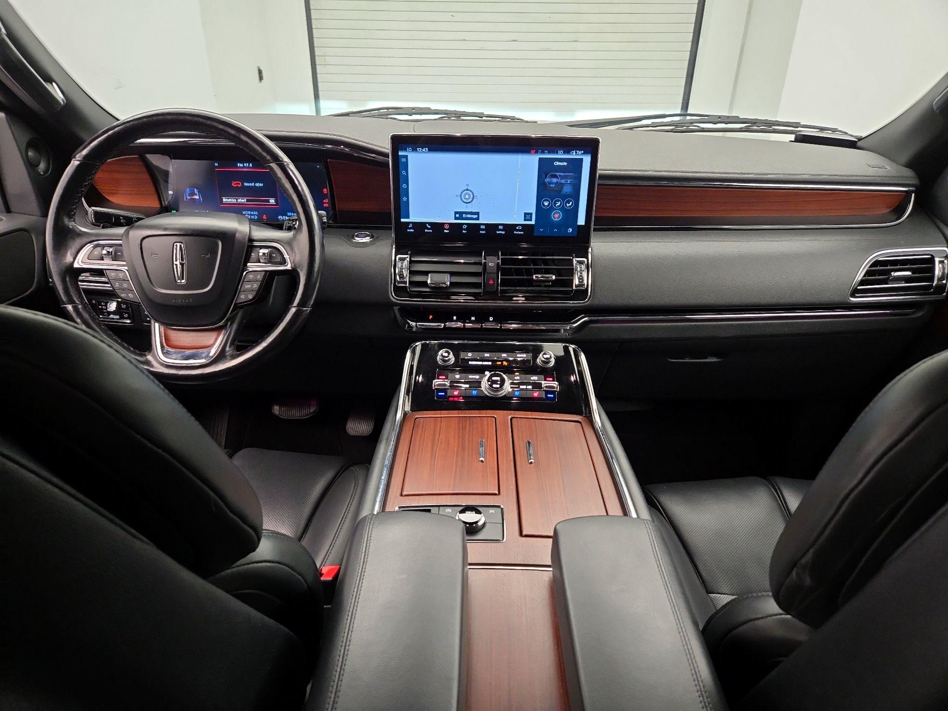 Thumbnail: 2023 Lincoln Navigator - 9