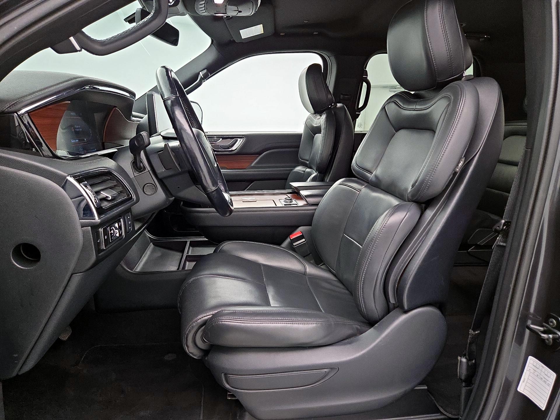 Thumbnail: 2023 Lincoln Navigator - 11